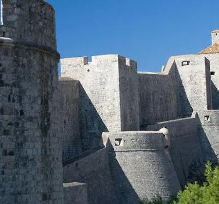 Πανσιόν Ivo 1